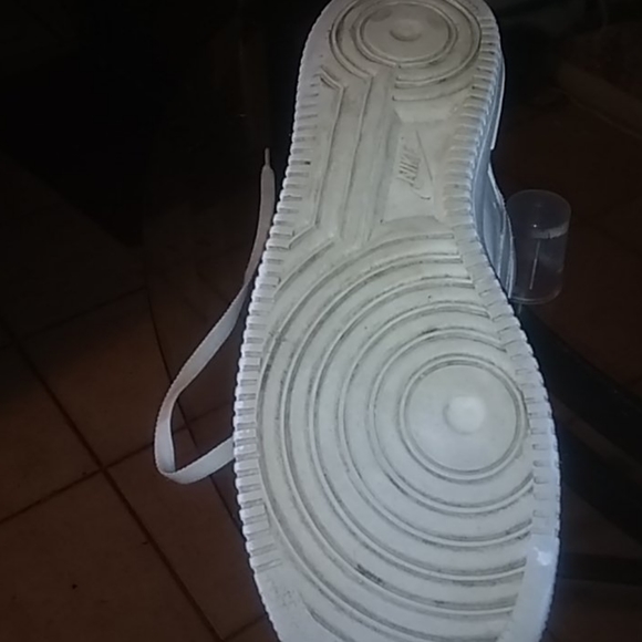 Nike - Picture 4 of 4